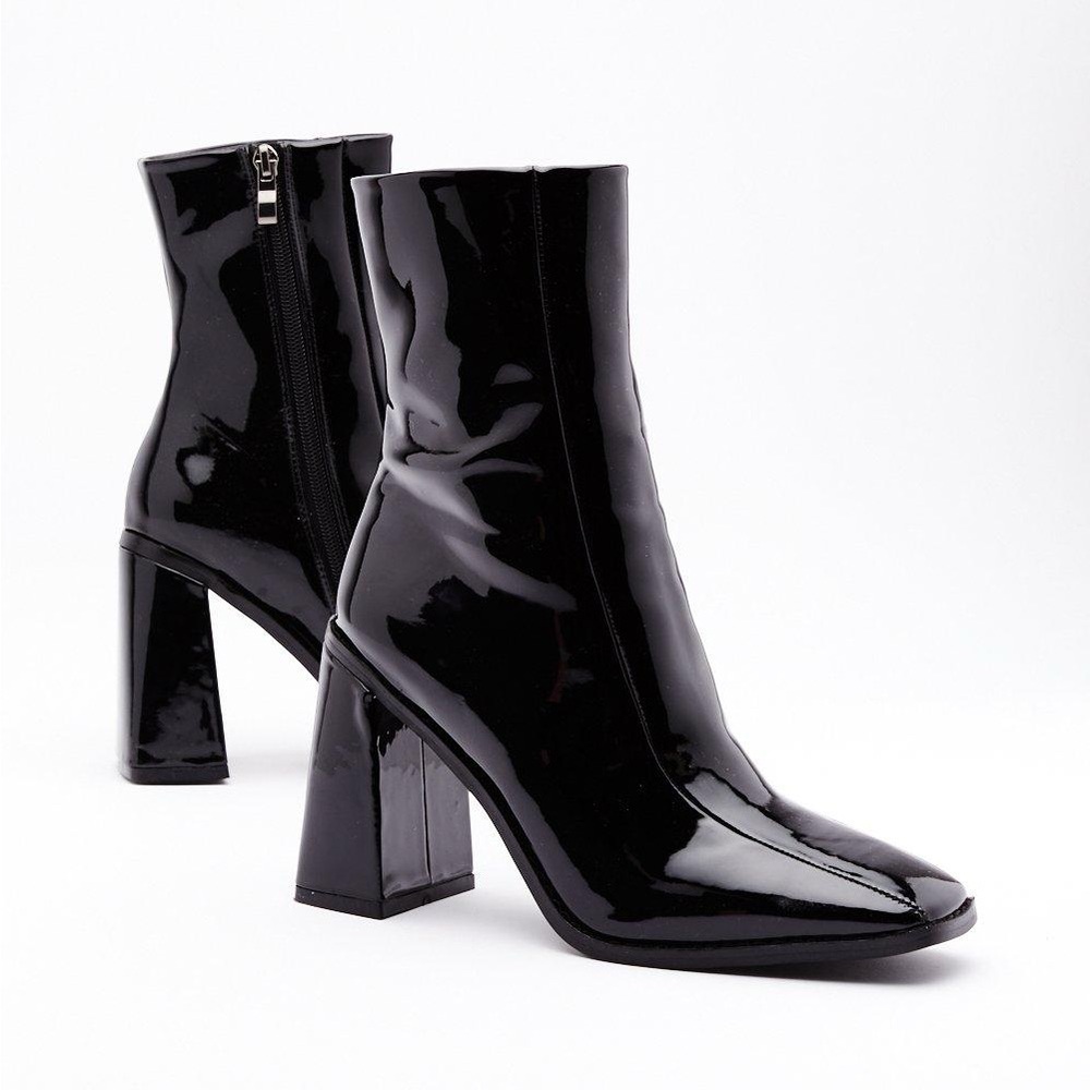 Nasty Gal Women’s Flared Block Heel Patent Leather- Size 3